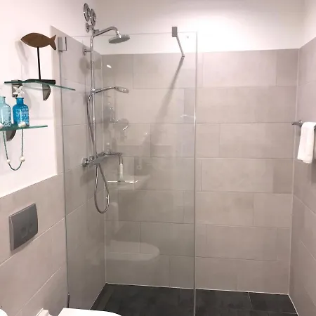 Aparthotel Sunny Suite: Elegant Beachfront With Pool And Pet-friendly Wellness Area *