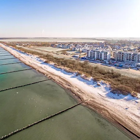 Sunny Suite: Elegant Beachfront With Pool And Pet-friendly Wellness Area * Boergerende-Rethwisch