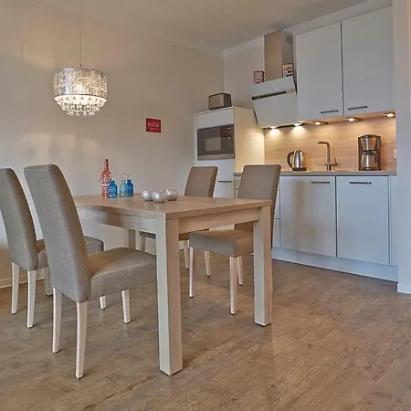 Sunny Suite: Elegant Beachfront With Pool And Pet-friendly Wellness Area * Boergerende-Rethwisch