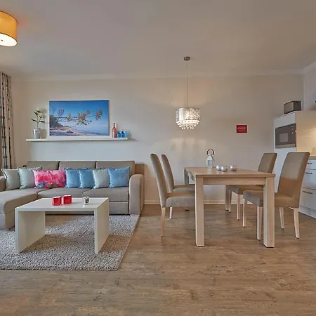 Sunny Suite: Elegant Beachfront With Pool And Pet-friendly Wellness Area Aparthotel