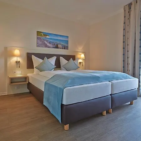Sunny Suite: Elegant Beachfront With Pool And Pet-friendly Wellness Area Boergerende-Rethwisch